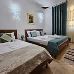 Bujtina Veritos Πανσιόν 3*