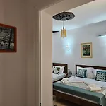 Bujtina Veritos Πανσιόν Μπεράτ