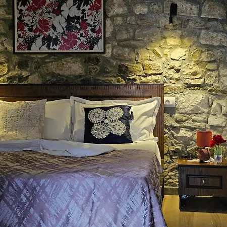 Bujtina Veritos Μπεράτ